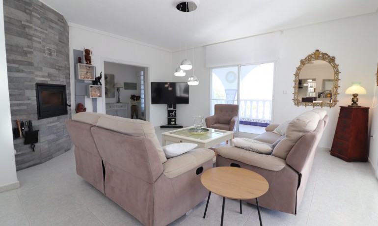 Herverkoop - Villa -
Algorfa* - Lomas de La Juliana