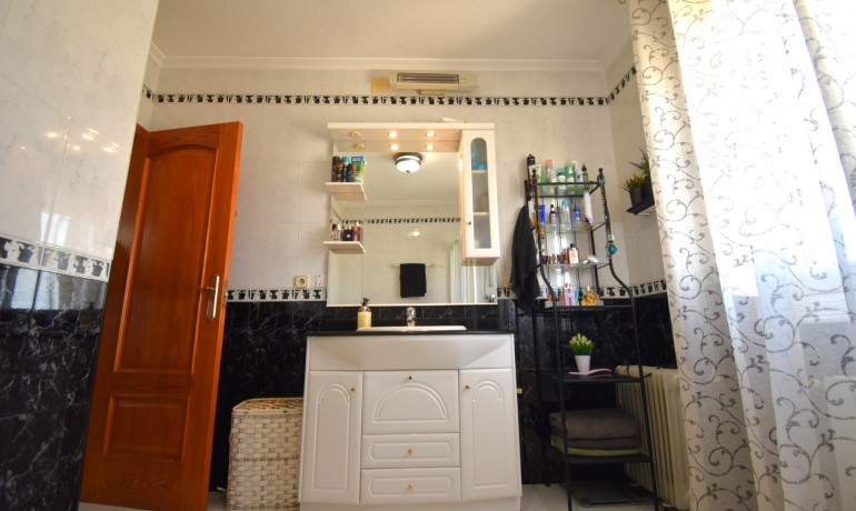 Herverkoop - Villa -
Orihuela Costa* - Los Balcones