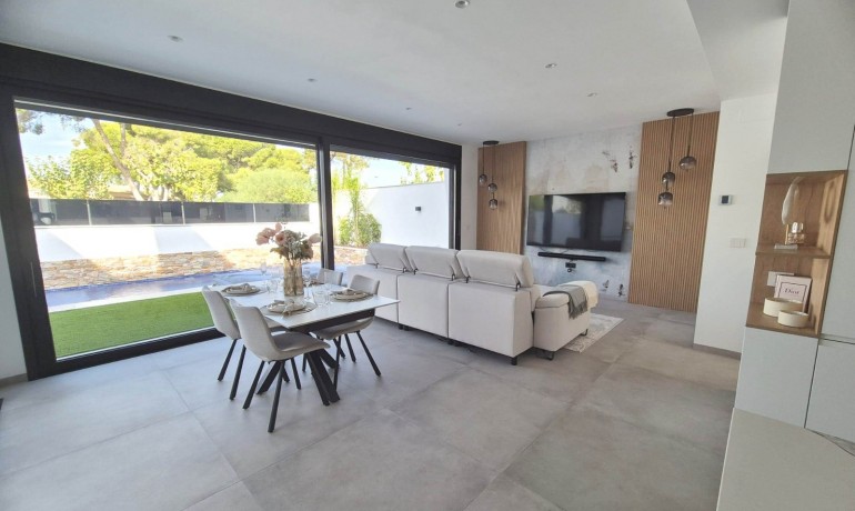 Herverkoop - Villa -
Santiago de La Ribera - Santiago de La Ribera - Town