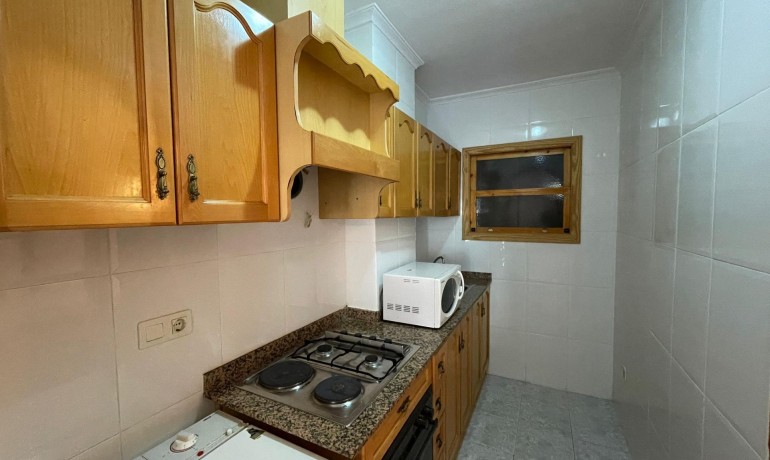 Herverkoop - Appartement / Flat -
Torrevieja* - Estacion de autobuses