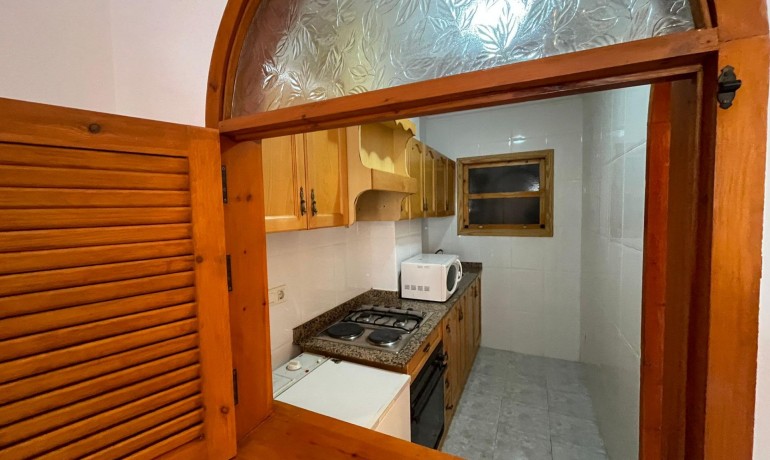 Herverkoop - Appartement / Flat -
Torrevieja* - Estacion de autobuses