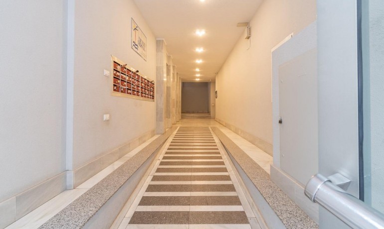 Herverkoop - Appartement / Flat -
Torrevieja* - Playa del cura