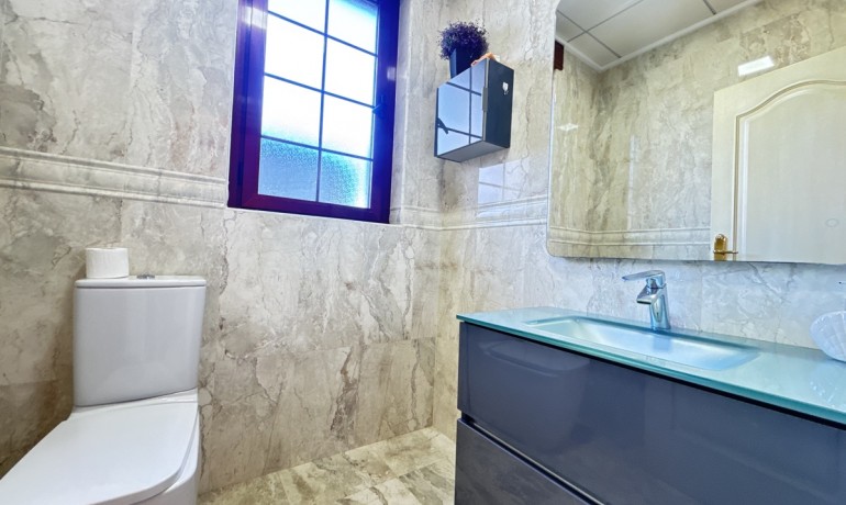 Herverkoop - Villa -
Orihuela Costa* - Cabo Roig