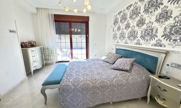 Herverkoop - Villa -
Orihuela Costa* - Cabo Roig