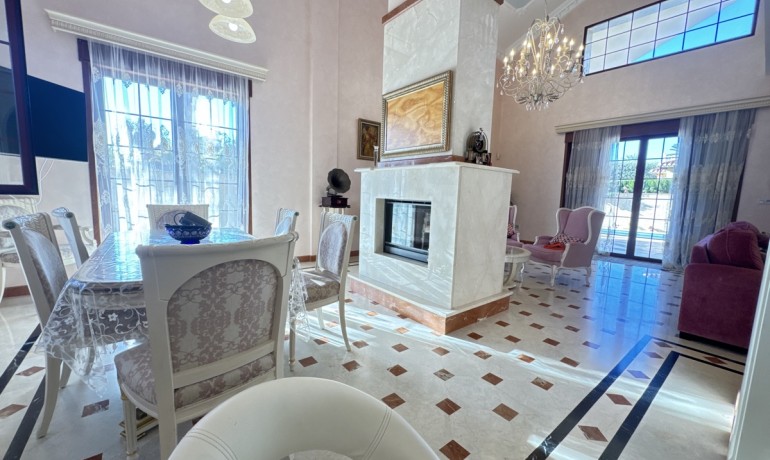 Herverkoop - Villa -
Orihuela Costa* - Cabo Roig