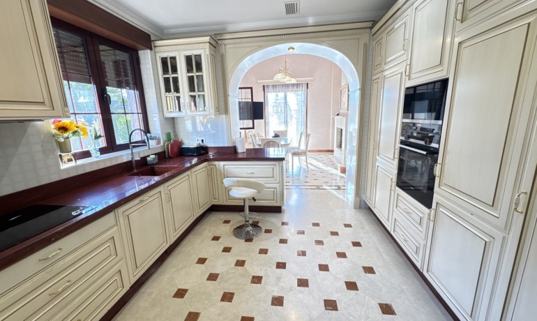 Herverkoop - Villa -
Orihuela Costa* - Cabo Roig