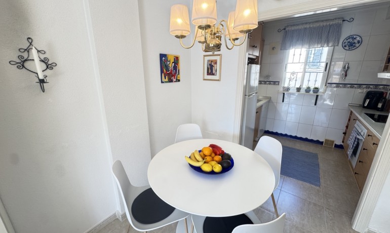 Sale - Apartment / Flat -
Los Altos