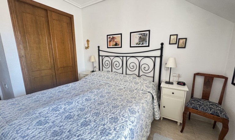 Sale - Apartment / Flat -
Los Altos