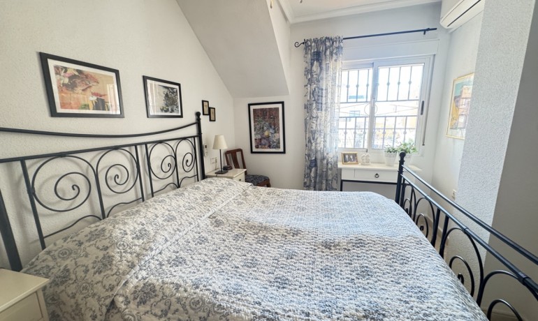 Sale - Apartment / Flat -
Los Altos