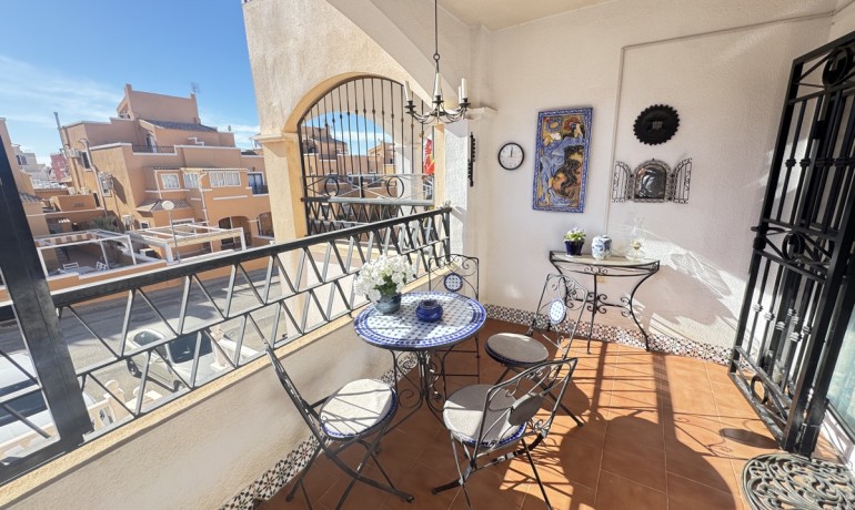 Sale - Apartment / Flat -
Los Altos
