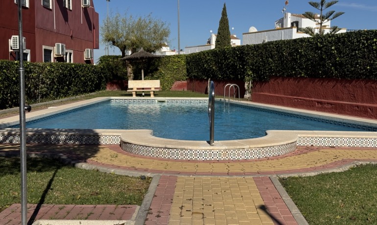 Sale - Apartment / Flat -
Los Altos