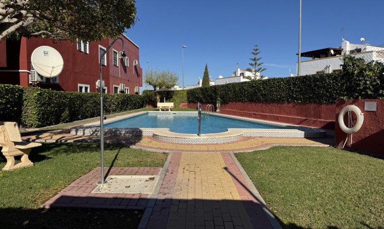 Sale - Apartment / Flat -
Los Altos