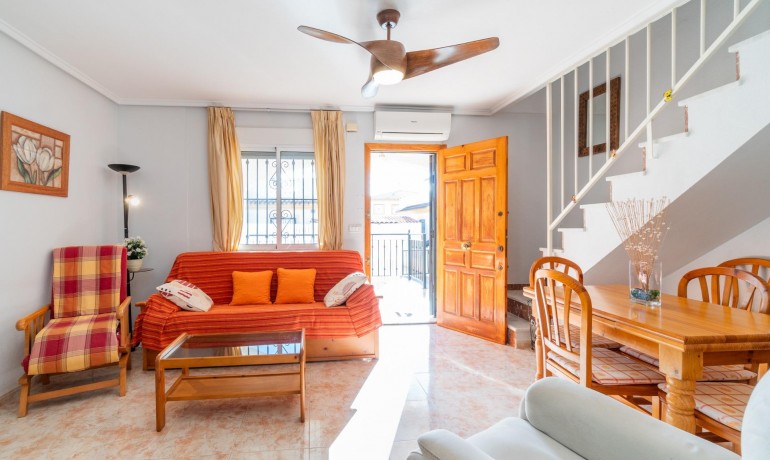 Herverkoop - Villa -
Orihuela Costa* - Playa Flamenca