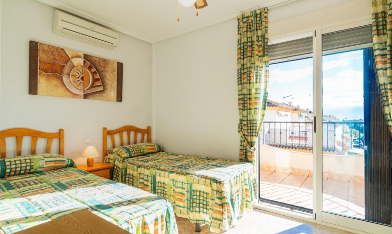 Herverkoop - Villa -
Orihuela Costa* - Playa Flamenca