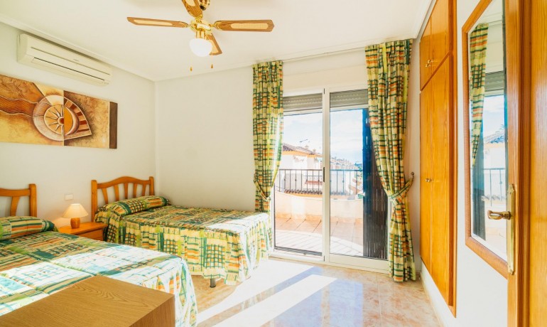 Herverkoop - Villa -
Orihuela Costa* - Playa Flamenca