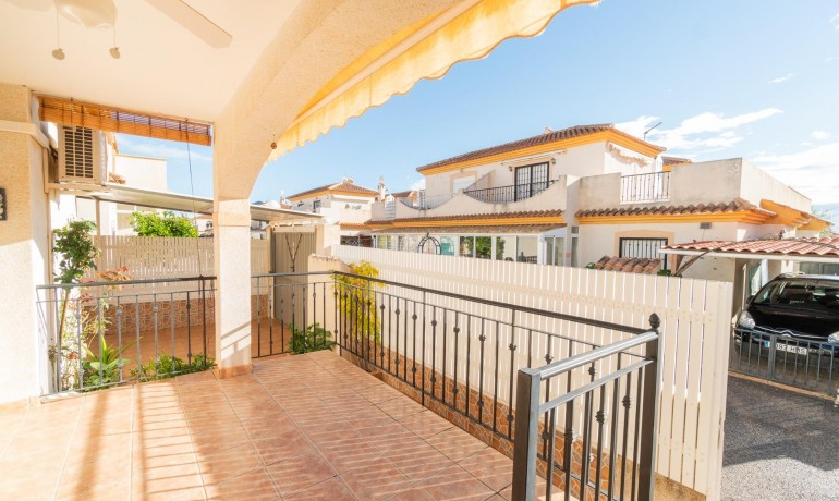 Herverkoop - Villa -
Orihuela Costa* - Playa Flamenca