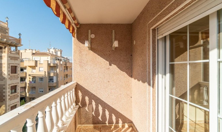 Herverkoop - Appartement / Flat -
Torrevieja* - Centro