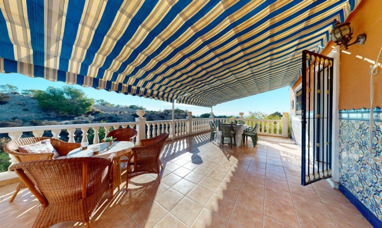 Revente - Villa -
Crevillente