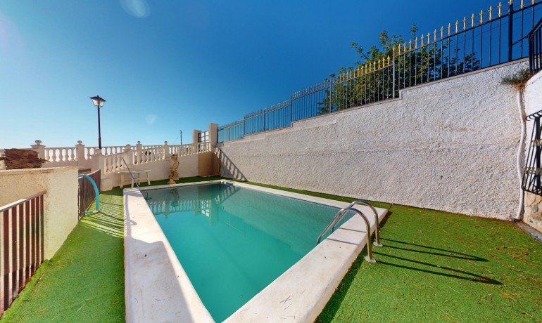 Revente - Villa -
Crevillente