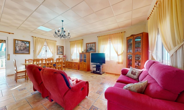 Revente - Villa -
Crevillente