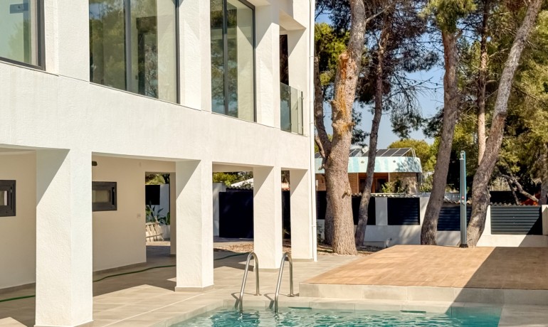 Herverkoop - Villa -
Torrevieja* - Los Balcones