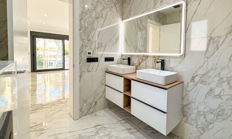 Herverkoop - Villa -
Torrevieja* - Los Balcones