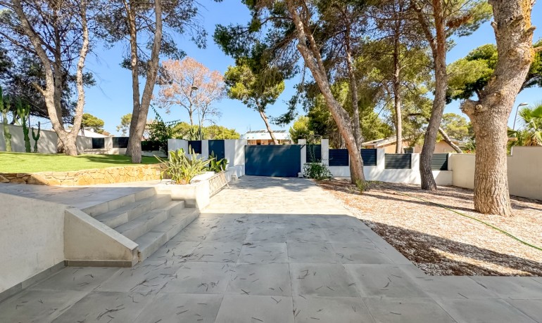 Herverkoop - Villa -
Torrevieja* - Los Balcones