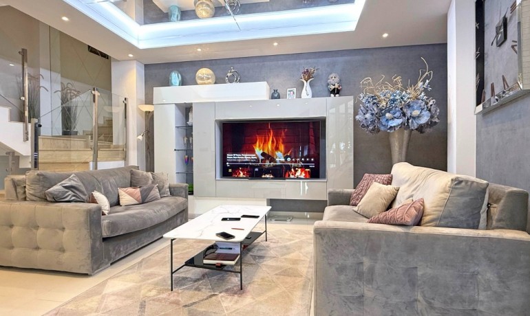 Herverkoop - Villa -
Orihuela Costa* - Villamartin*