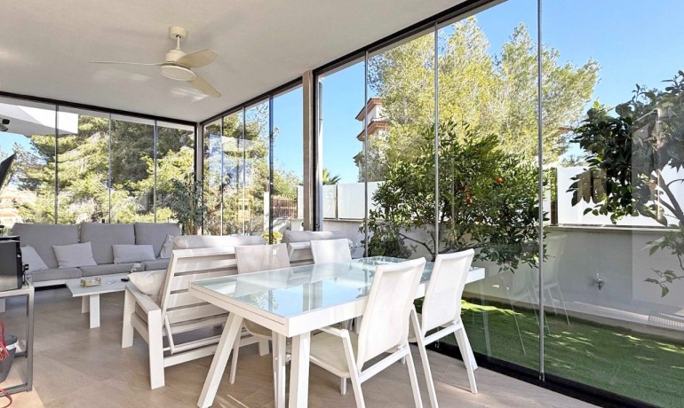 Herverkoop - Villa -
Orihuela Costa* - Villamartin*