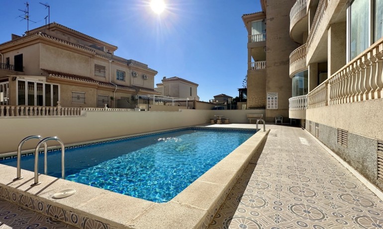 Herverkoop - Appartement / Flat -
Orihuela - Playa Flamenca