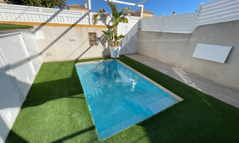 Herverkoop - Huis -
Torre de La Horadada - Torre De Horadada