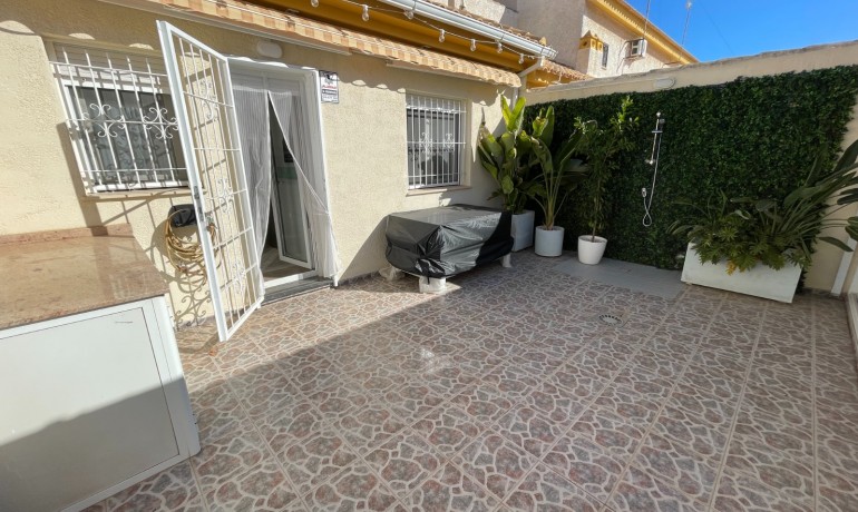 Herverkoop - Huis -
Torre de La Horadada - Torre De Horadada