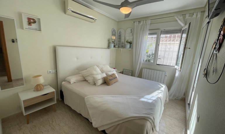 Herverkoop - Huis -
Torre de La Horadada - Torre De Horadada