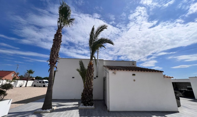 Herverkoop - Finca Country Property -
Elche* - La Marina