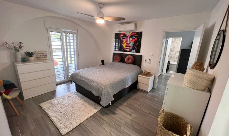 Herverkoop - Finca Country Property -
Elche* - La Marina