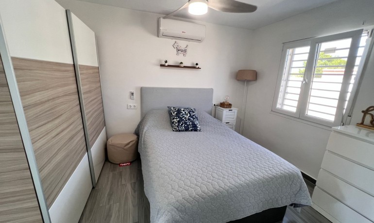 Herverkoop - Finca Country Property -
Elche* - La Marina