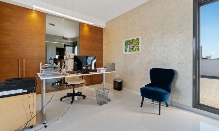 Herverkoop - Villa -
Orihuela Costa* - Agua Marina