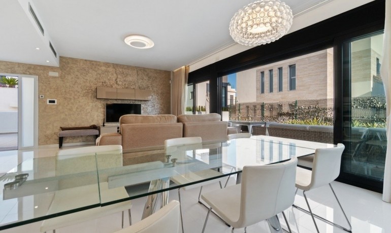 Herverkoop - Villa -
Orihuela Costa* - Agua Marina