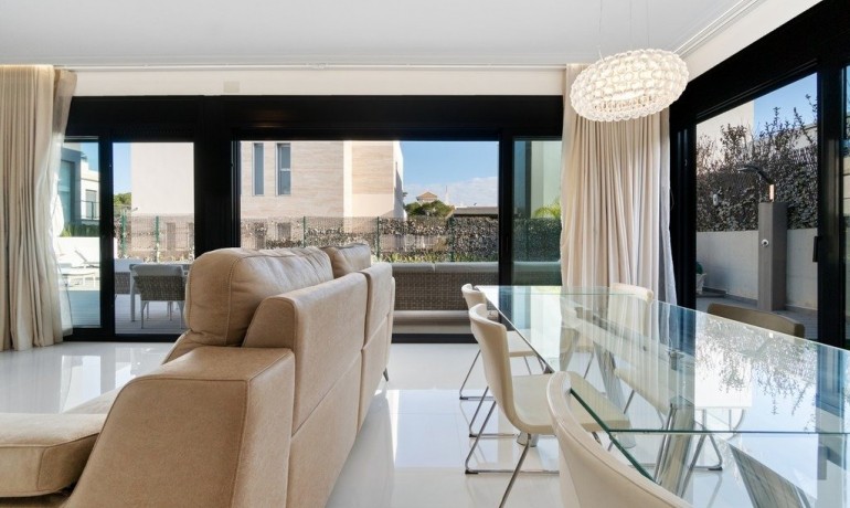 Herverkoop - Villa -
Orihuela Costa* - Agua Marina