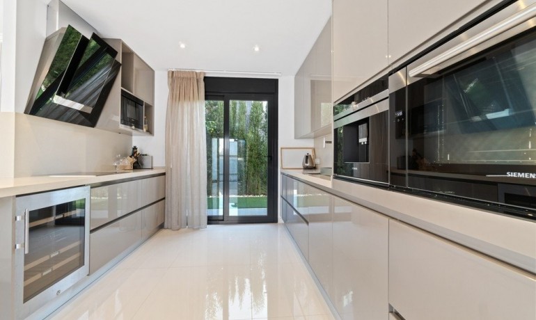 Herverkoop - Villa -
Orihuela Costa* - Agua Marina