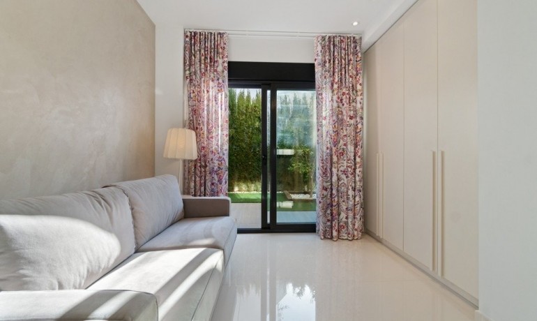 Herverkoop - Villa -
Orihuela Costa* - Agua Marina