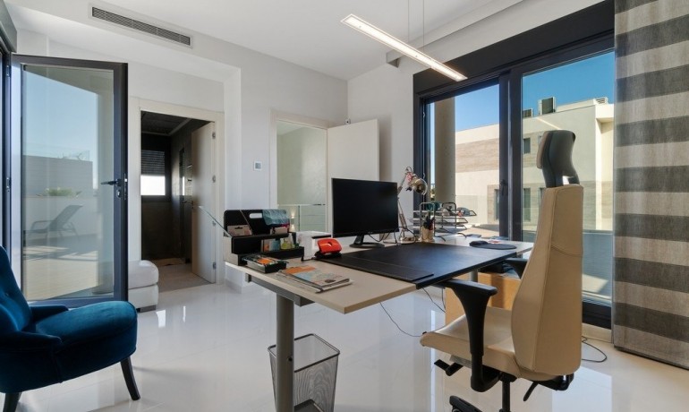 Herverkoop - Villa -
Orihuela Costa* - Agua Marina