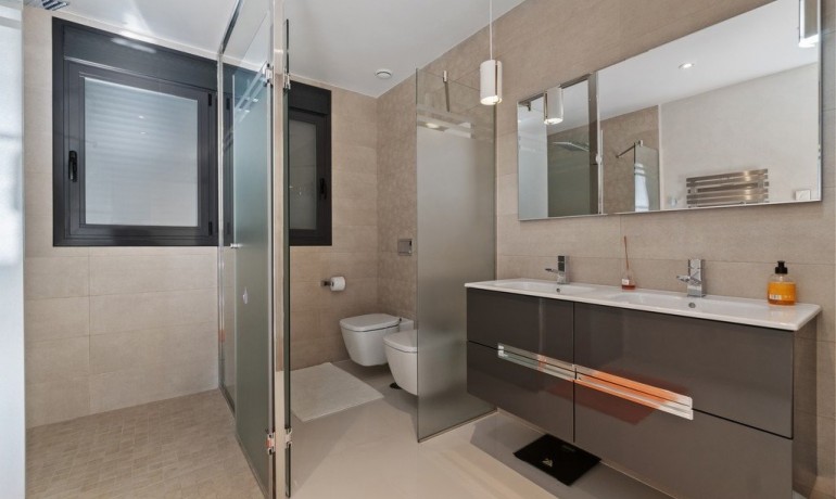 Herverkoop - Villa -
Orihuela Costa* - Agua Marina