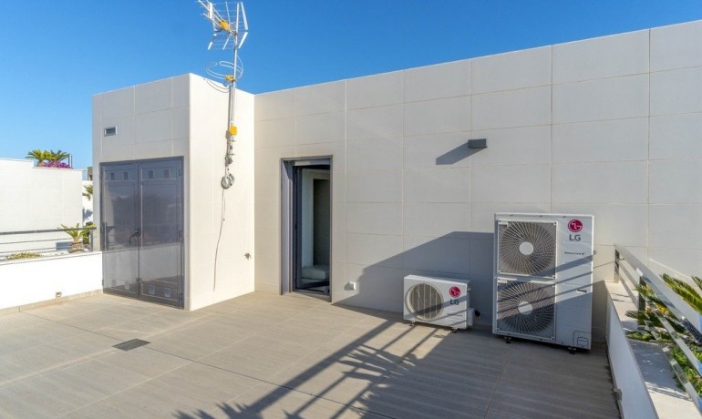 Herverkoop - Villa -
Orihuela Costa* - Agua Marina