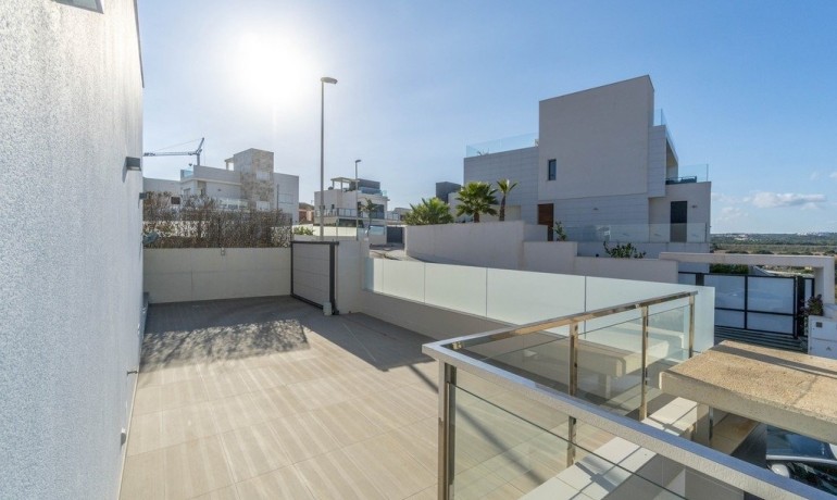 Herverkoop - Villa -
Orihuela Costa* - Agua Marina