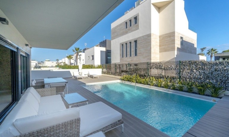 Herverkoop - Villa -
Orihuela Costa* - Agua Marina