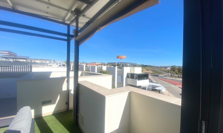 Herverkoop - Villa -
Cuidad Quesada* - Pueblo Bravo