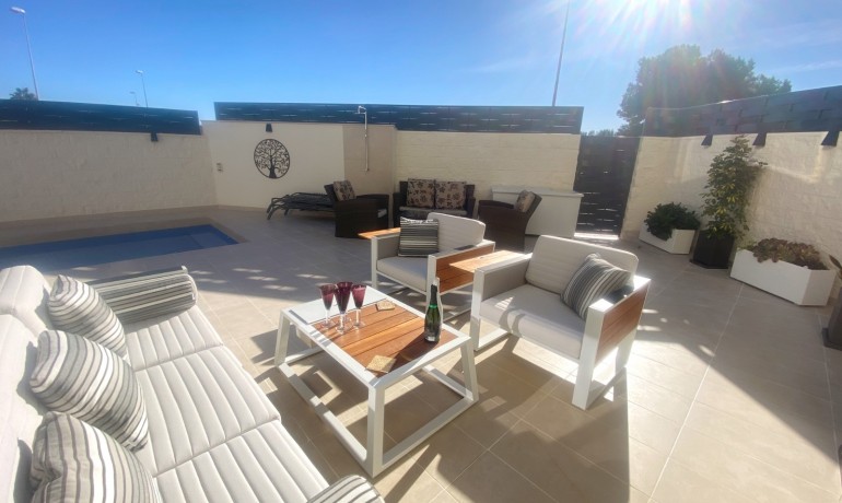 Herverkoop - Villa -
Cuidad Quesada* - Pueblo Bravo