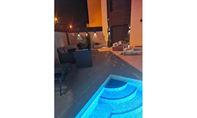 Herverkoop - Villa -
Cuidad Quesada* - Pueblo Bravo