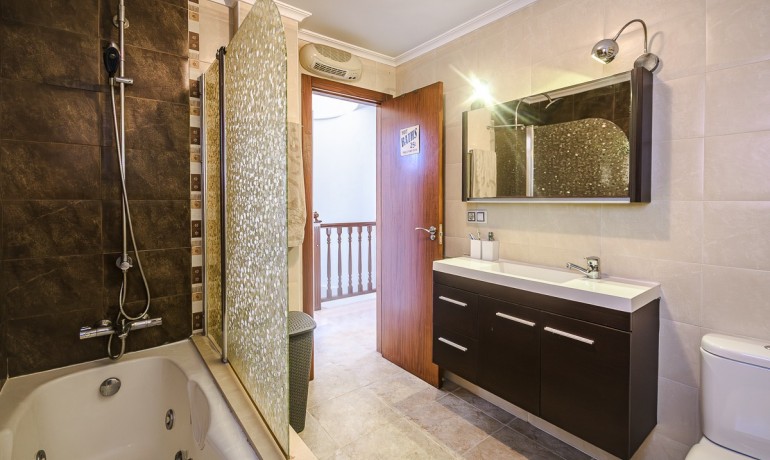 Herverkoop - Villa -
Orihuela* - Benferri